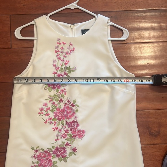 Tahari Floral Embroirdered Shift Mini Dress Size S - Picture 6 of 7